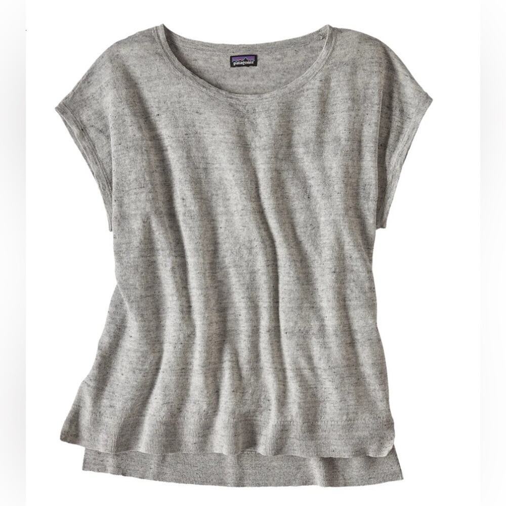 Patagonia Women’s Sz Small Lightweight Linen Top
Style #50440 in Gray